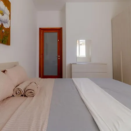 2-bedroom St Pauls Bay - Close To Sea 아파트 세인트폴스베이