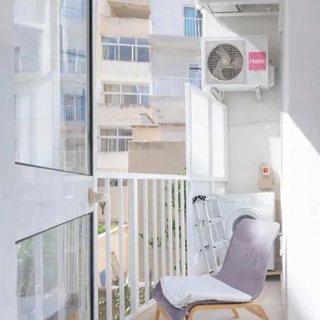 2-bedroom St Pauls Bay - Close To Sea 아파트