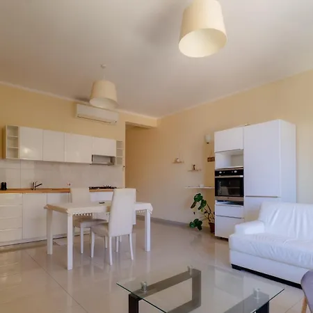 2-bedroom St Pauls Bay - Close To Sea 아파트 세인트폴스베이